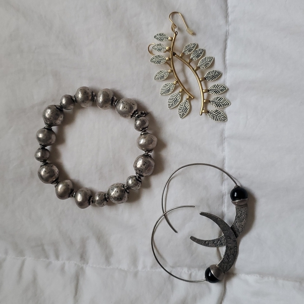 Stella and Dot bundle - 2 sets earrings, one bracelet:)